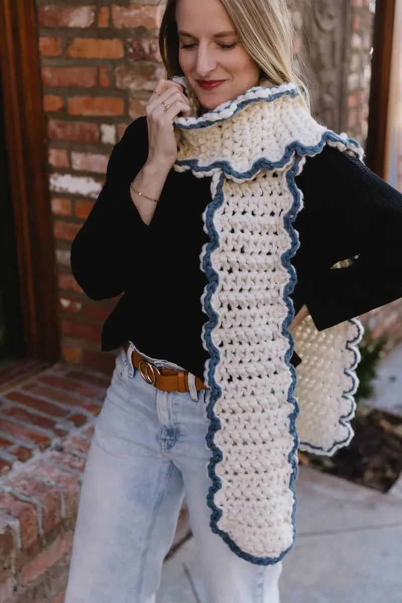 Crochet Kit - Simple Scallop Scarf 1