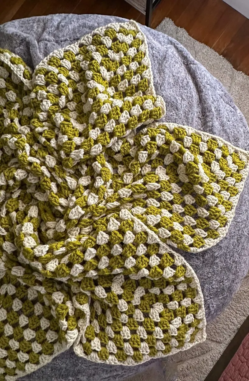 Crochet Kit - Six Point Throw 1