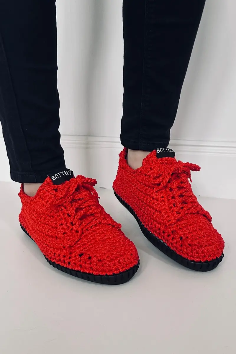 Crochet Kit - Sneaker Botties 1