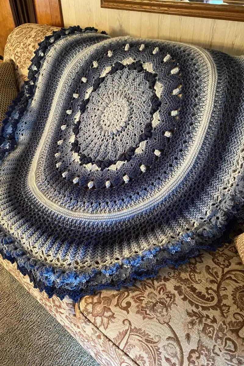 Crochet Kit - Starburst Gradient Blanket 1