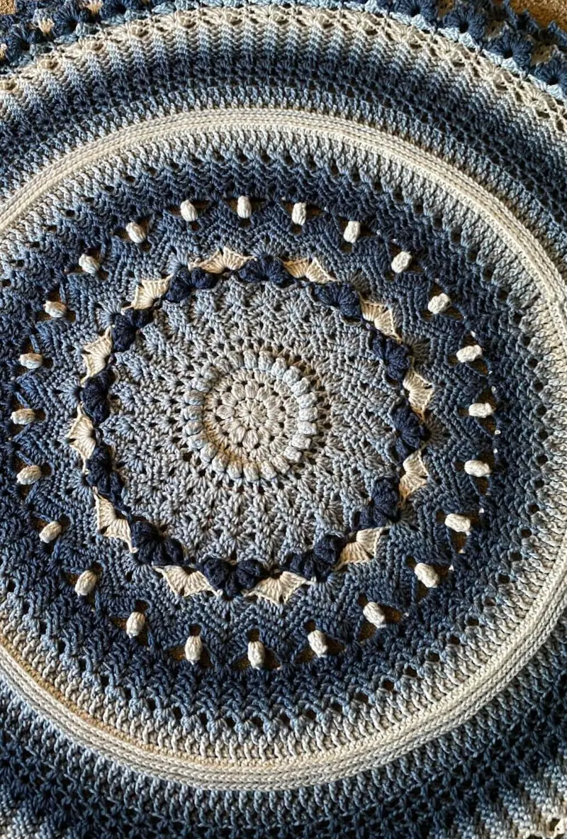 Crochet Kit - Starburst Gradient Blanket 2