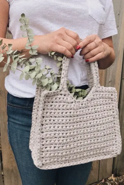 Crochet Kit - Structured Square Bag 1