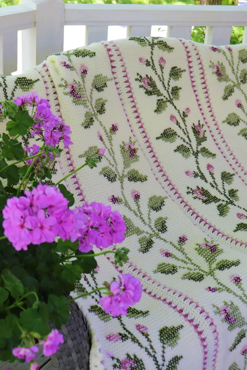 Crochet Kit - Summer Rose Afghan 1