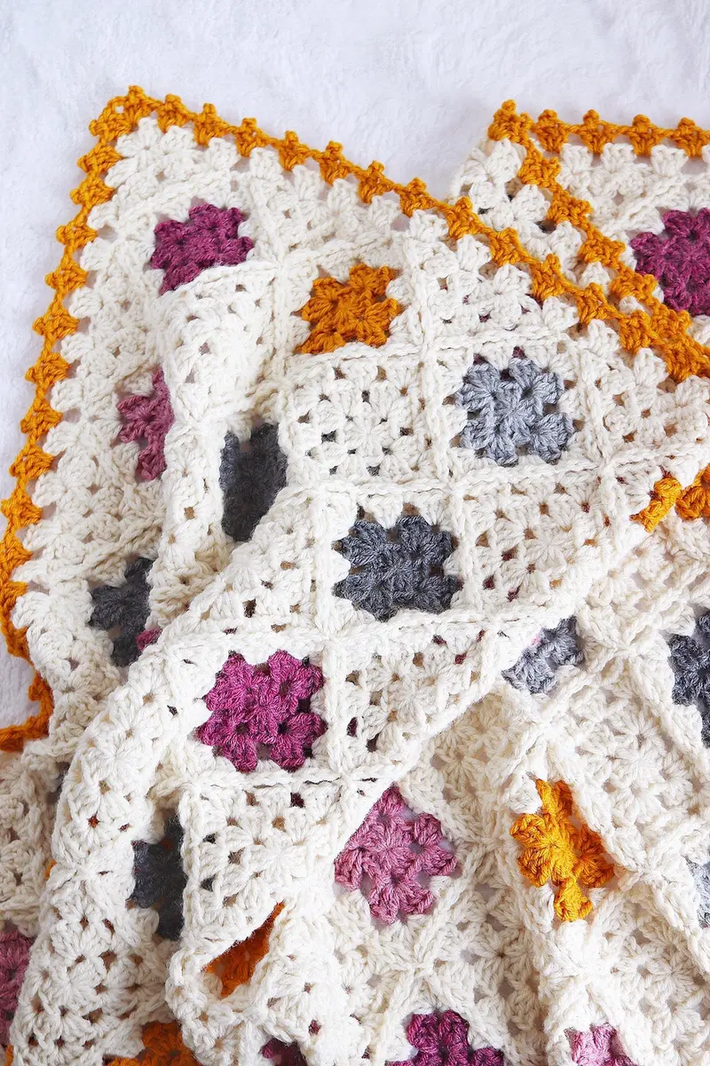 Crochet Kit - Sweet Granny Baby Blanket 1