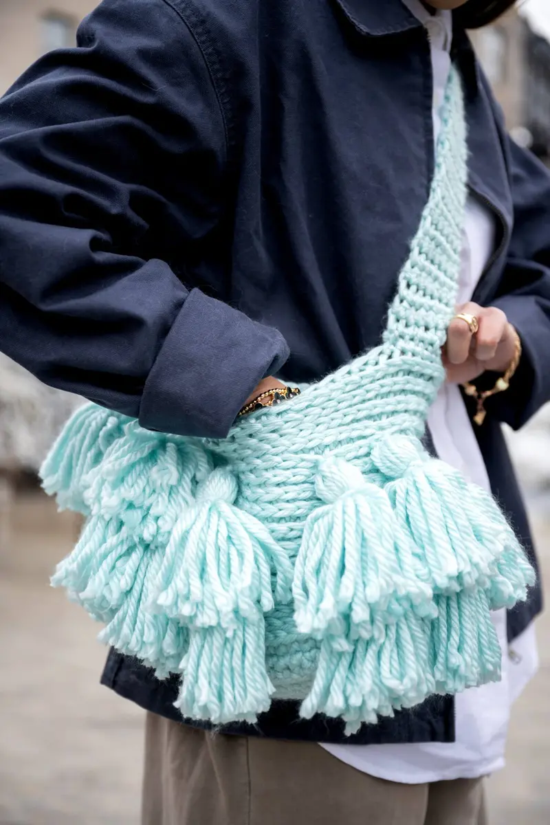 Crochet Kit - Tasseled Tote 2