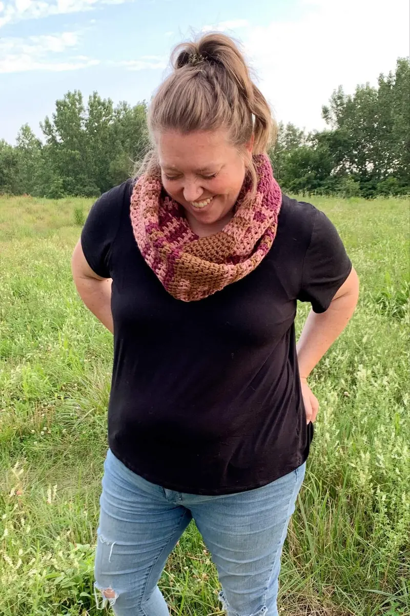 Crochet Kit - The Ellington Infinity Scarf 1