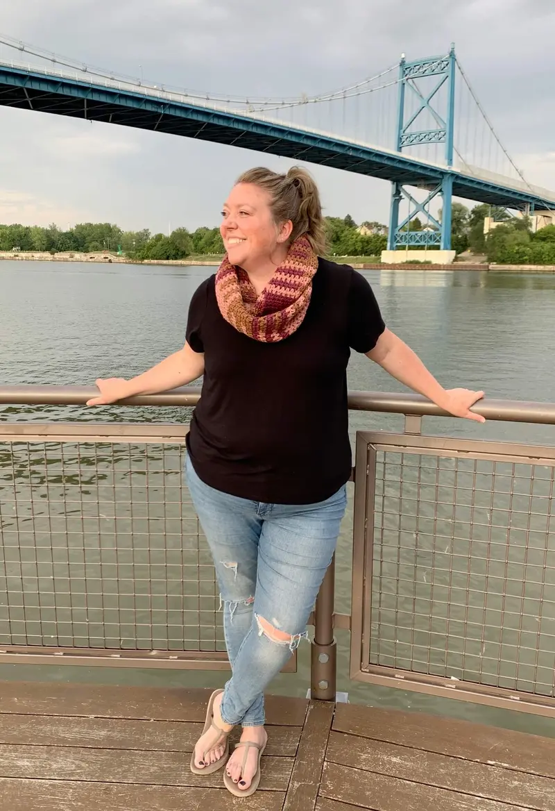 Crochet Kit - The Ellington Infinity Scarf 2