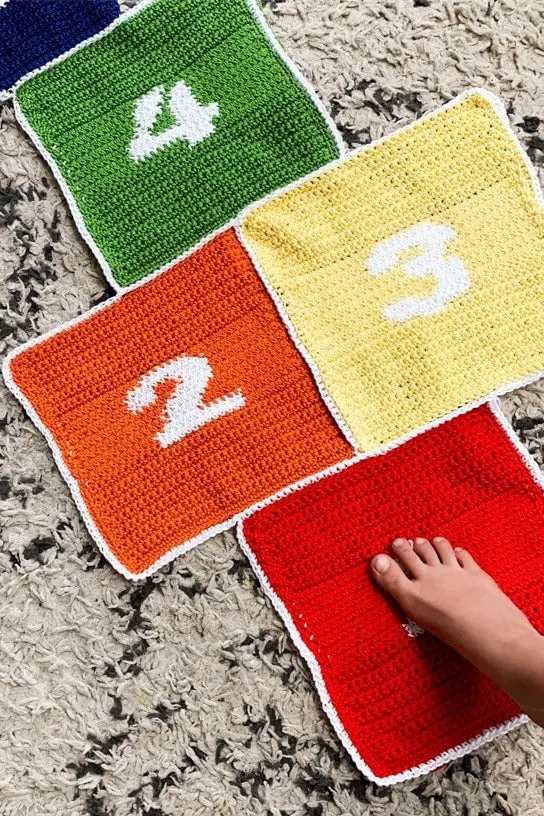 Crochet Kit - The Hopscotch Rug 1