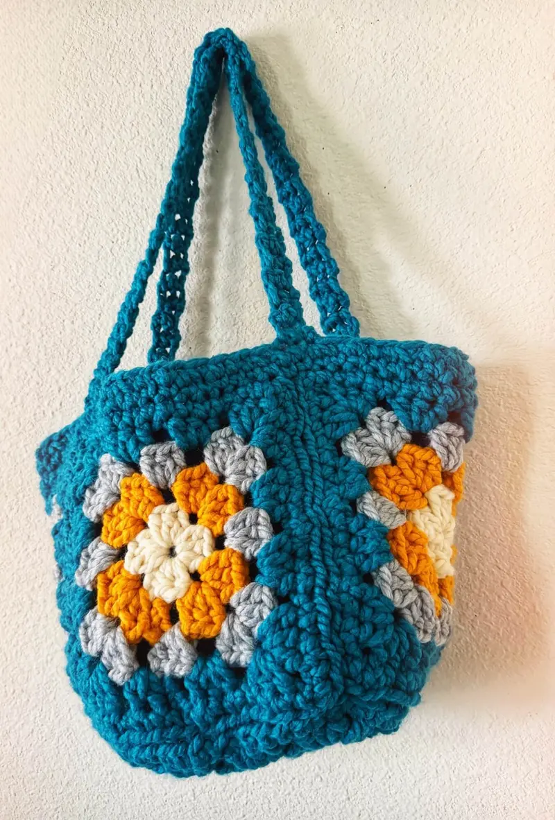Crochet Kit - The Lyra Crochet Bag 2