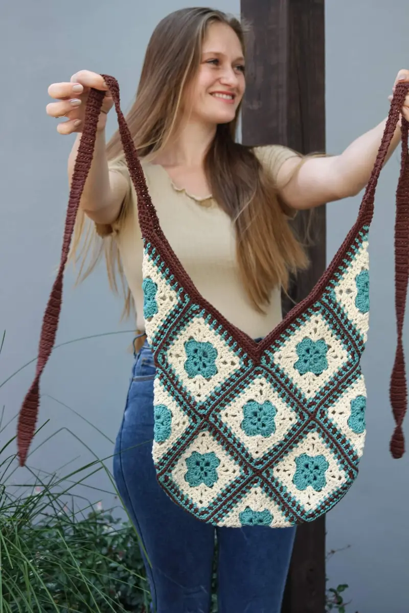 Crochet Kit - Tie Strap Granny Square Bag 2