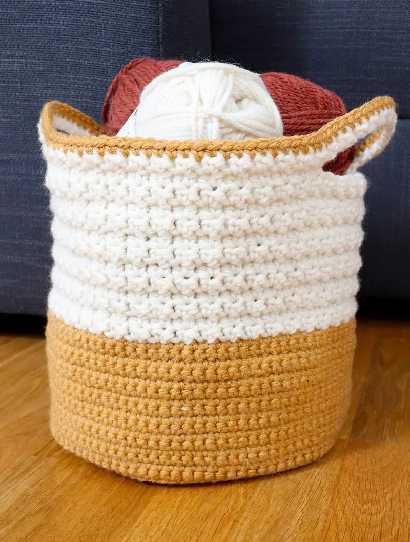 Crochet Kit - Trudy Two-Tone Basket 1