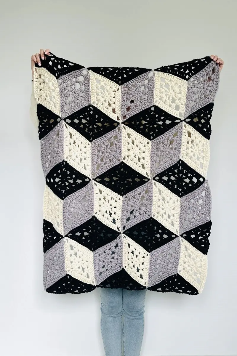 Crochet Kit - Tulip Cube Throw 1