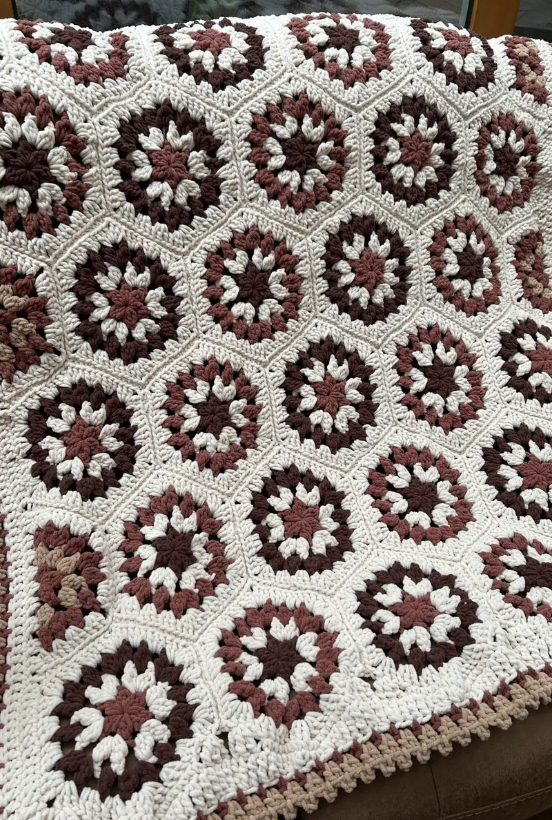 Crochet Kit - Wagon Wheel Blanket 1