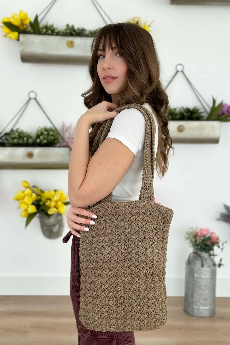 Crochet Kit - Willow Wanderer Tote 1