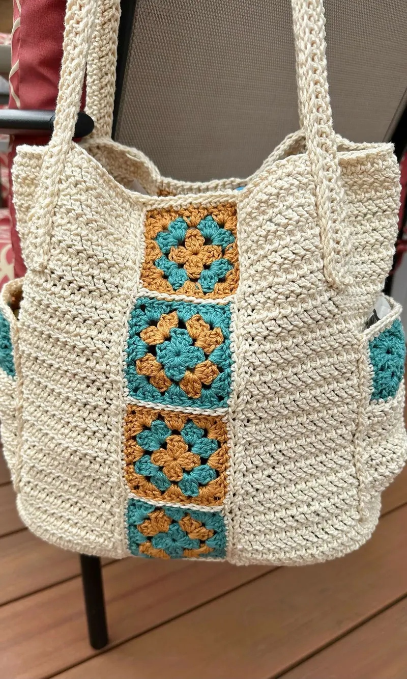 Dafne Granny Stripe Bag (Crochet) 1