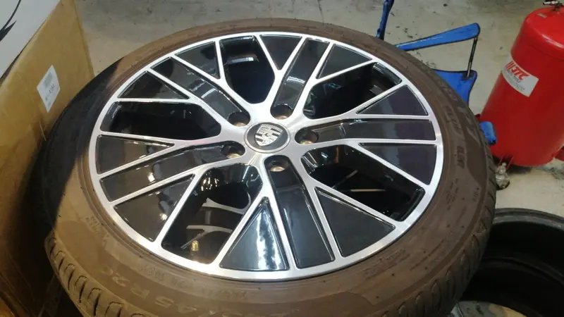 (Demo Car Wheels) 20” Porsche Taycan Turbo Aero Wheels Set 2
