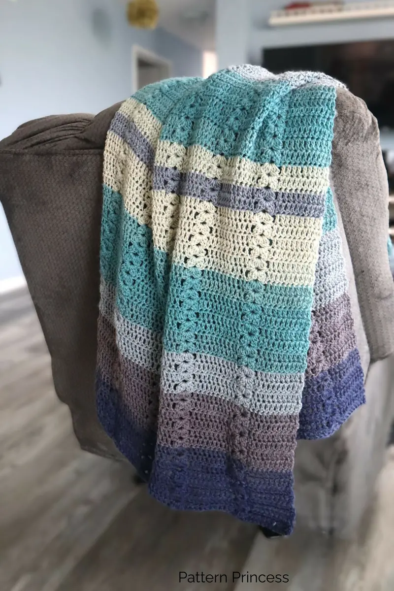 Double Crochet Puff Stitch Heart Blanket (Crochet) 1
