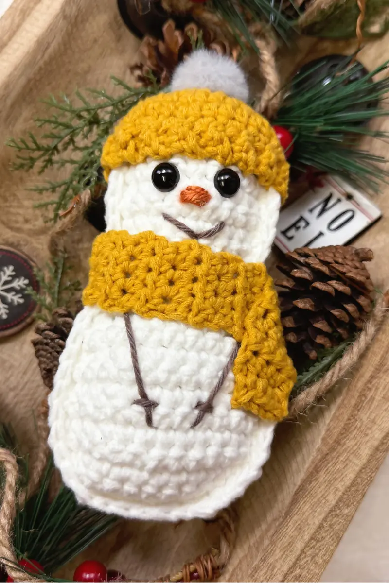 Easy Snowman Ornament (Crochet) 1