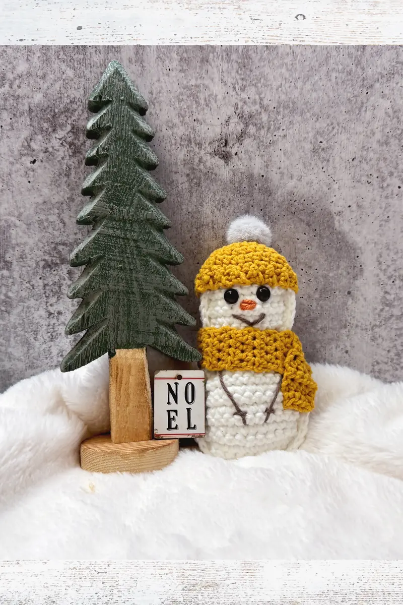 Easy Snowman Ornament (Crochet) 2