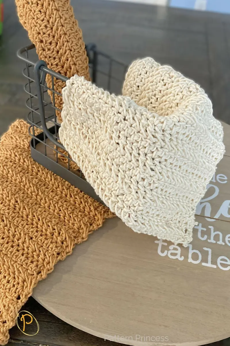 Easy Textured Dishcloth (Crochet) 1