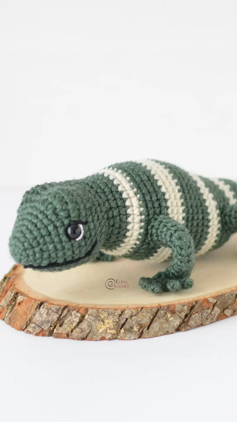 Fiji Banded Iguana (Crochet) 2