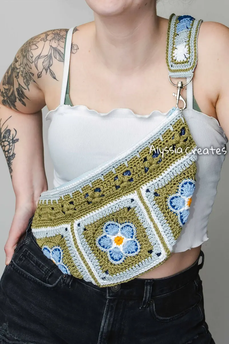 Forget Me Not Bum Bag (Crochet) 1