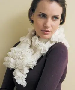 Frill-Seeker Scarf (Knit) 1