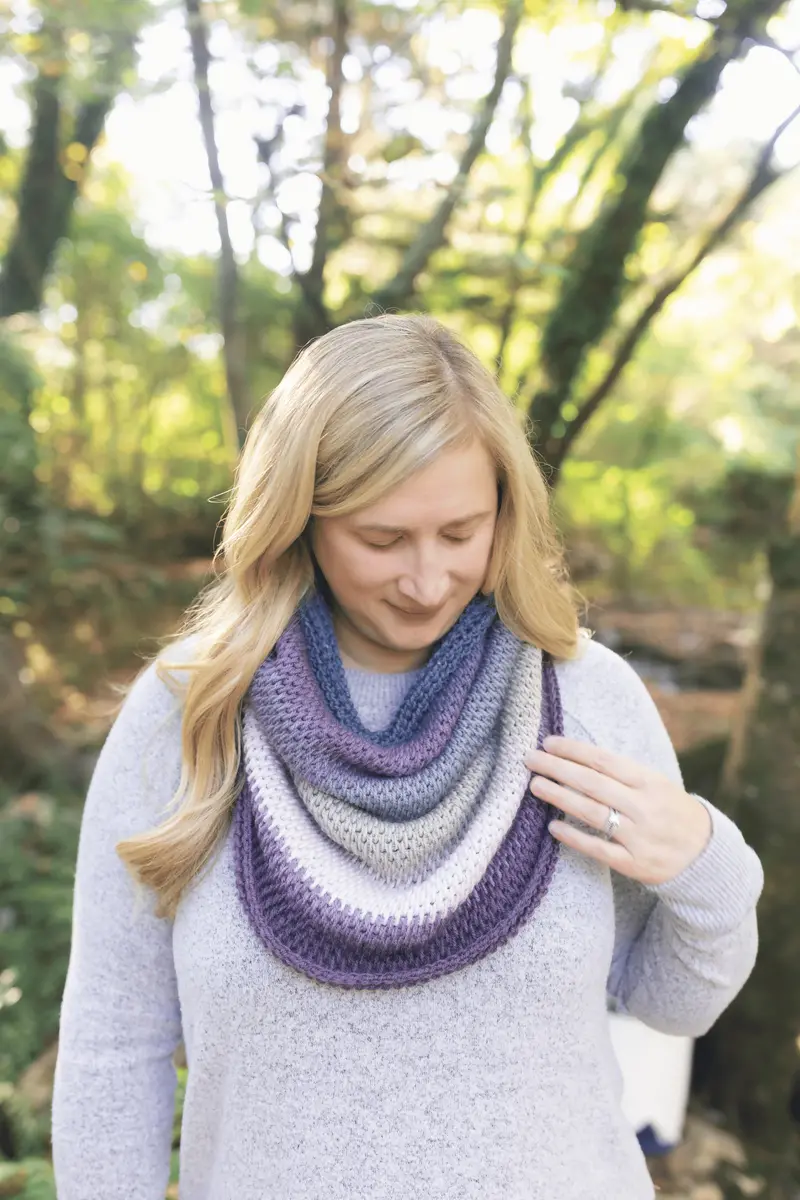 Full Fade Cowl (Dk) (Crochet) 1