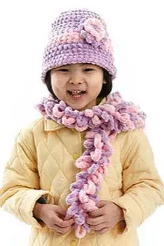Girls Hat And Boa Scarf Pattern (Crochet) 1