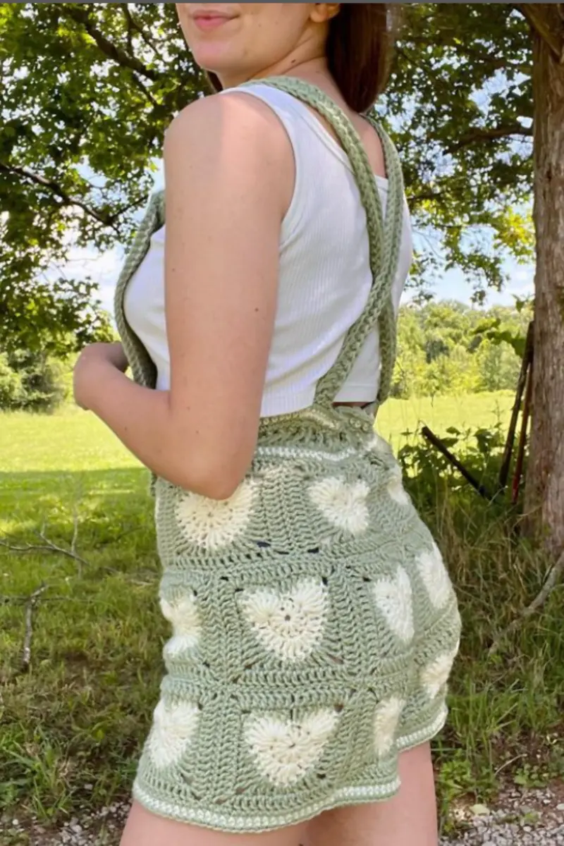 Heartalls - Heart Bib Version (Crochet) 1