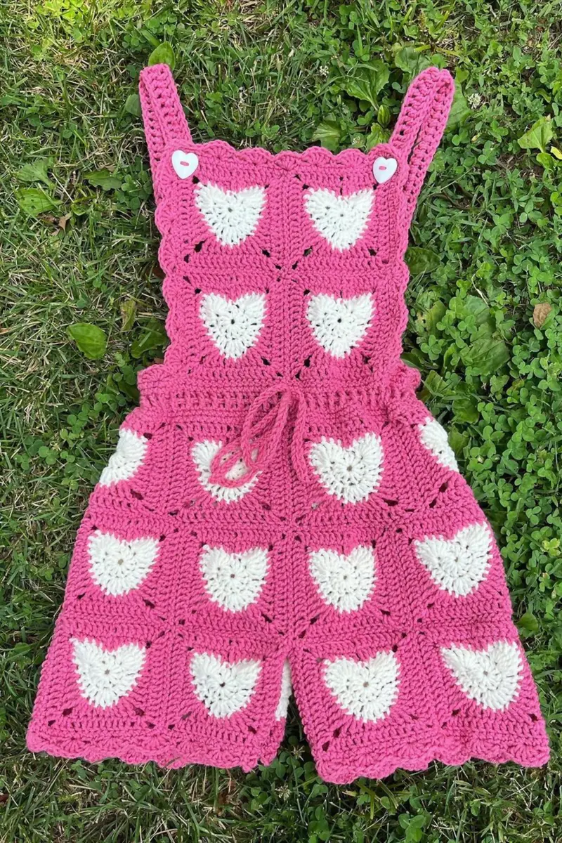 Heartalls - Square Bib Version (Crochet) 1