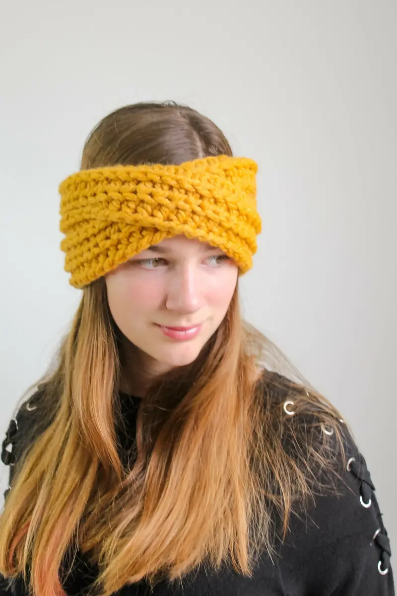 Highland Twist Headband (Crochet) 1