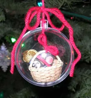 'Hooked On Crochet' Holiday Ornament (Crafts) 1