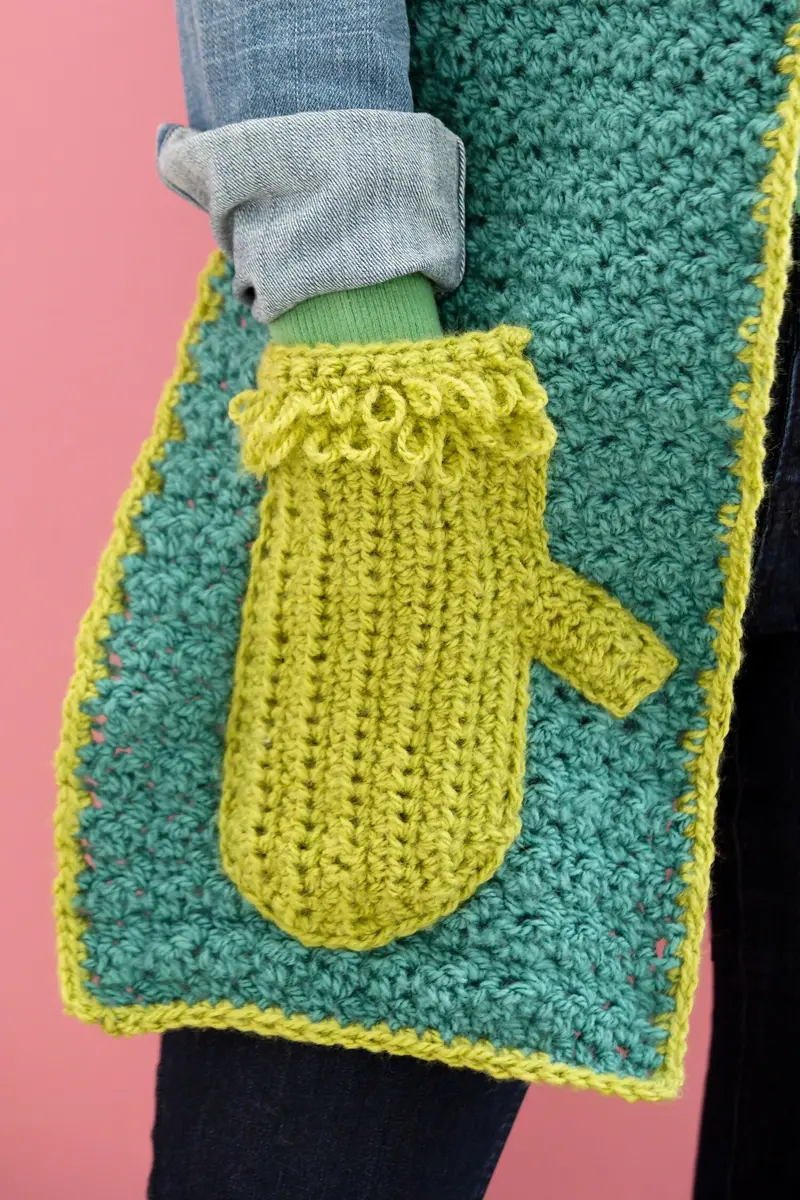 Jiffy Mitten Scarf (Crochet) 2