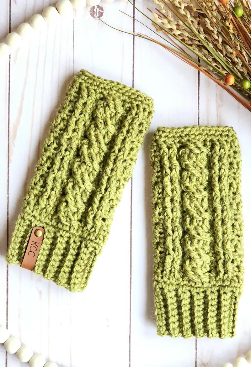 Karen Cable Mitts (Crochet) 1
