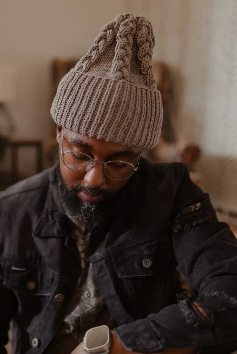 Knit Kit - Cabled Crown Hat 1