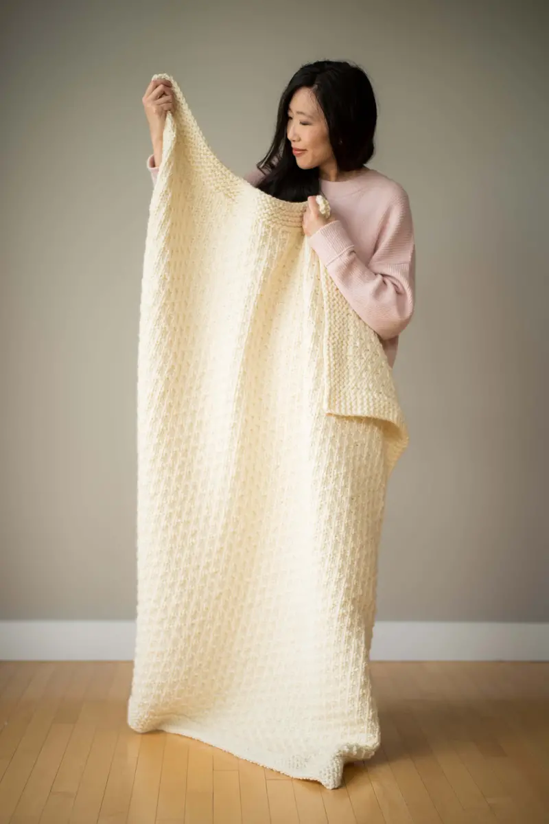 Knit Kit - Chunky Dotty Blanket 1