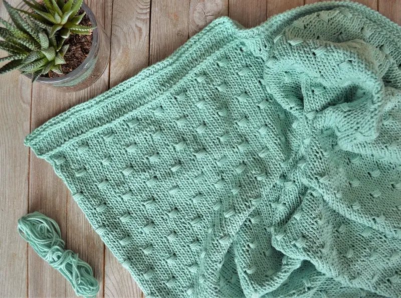 Knit Kit - Cute As A Button Baby Blanket 1