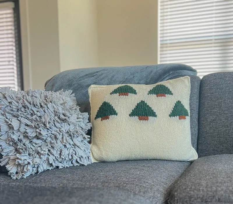 Knit Kit - Oh Christmas Tree Pillow 2