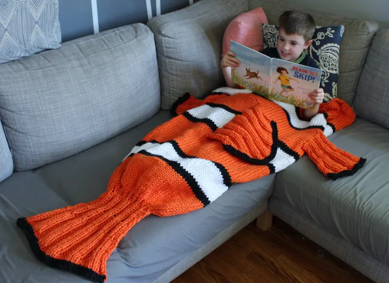 Knit Kit - Orange Fish Blanket 1