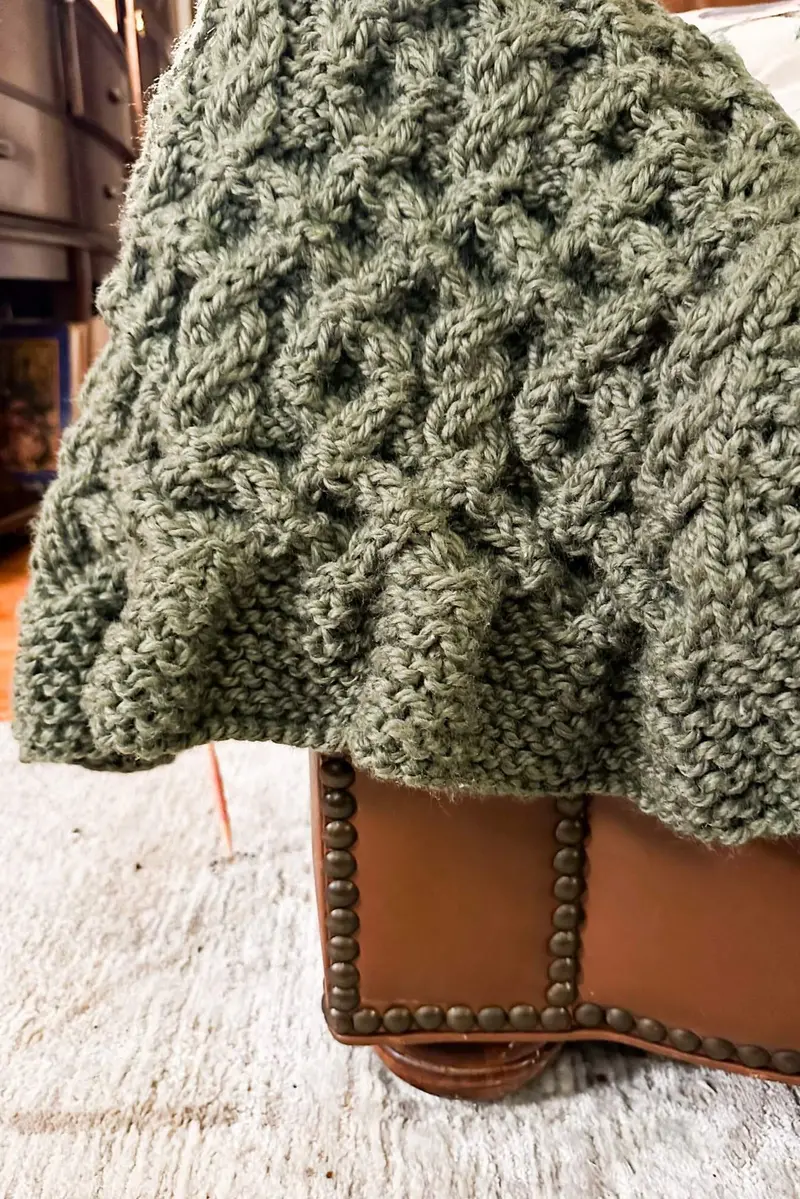 Knit Kit - The Evergreen Cable Blanket 1