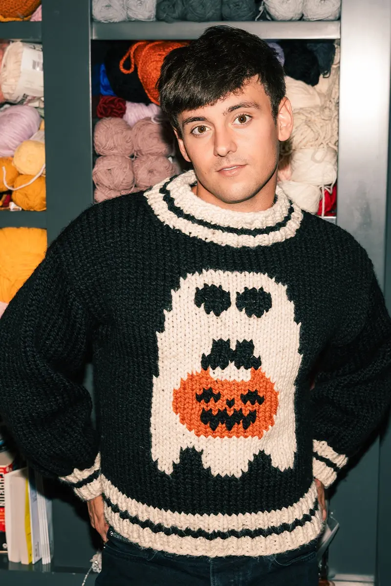 Knit Kit - Trick Or Treat Ghost Sweater 1