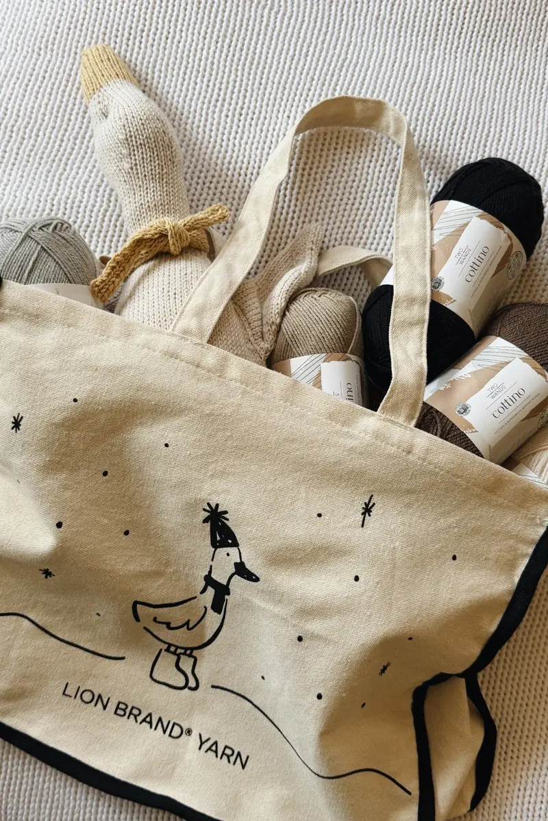 Lion Brand Canvas Goose Tote 1