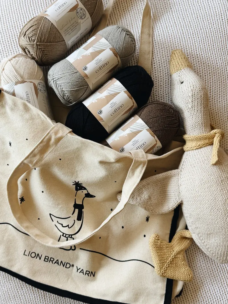 Lion Brand Canvas Goose Tote 2