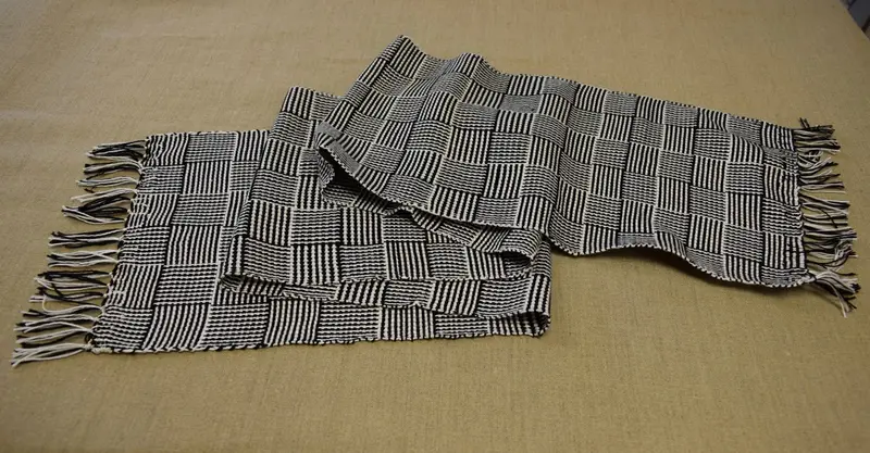 Log Cabin Table Runner Kit 1