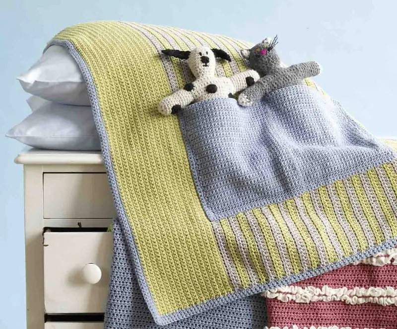 Make It Yours Pocket Pal Blanket Pattern (Crochet) 1