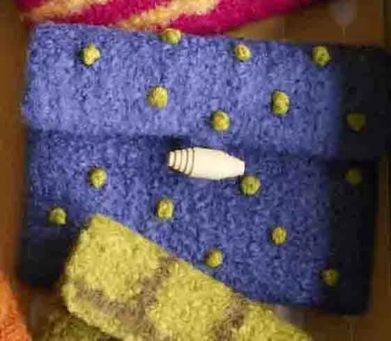 Make It Yours Purse Dotty Pattern (Crochet) 1