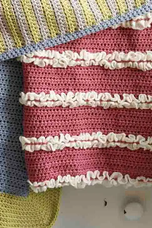 Make It Yours Ruffled Baby Blanket Pattern (Crochet) 1