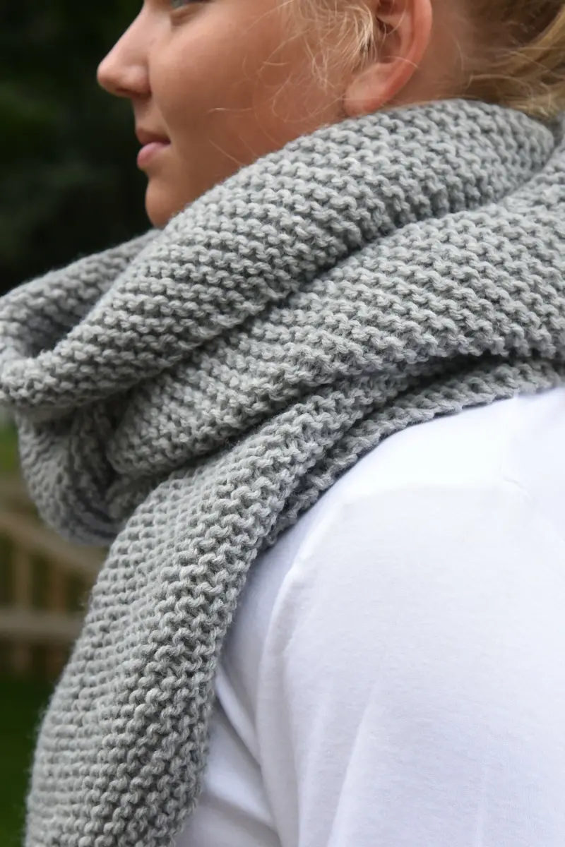 Marlowe Light Scarf (Knit) 1