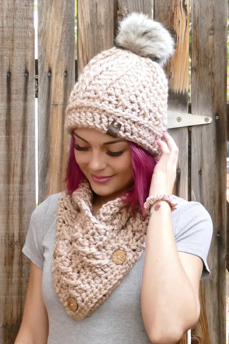 Naomi Button Cowl (Crochet) 2